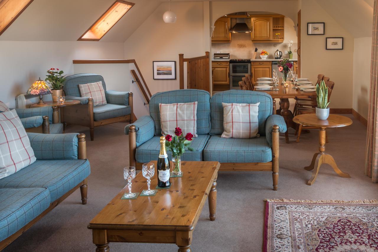 Carden Holiday Cottages - Elgin Crook of Alves Exteriör bild